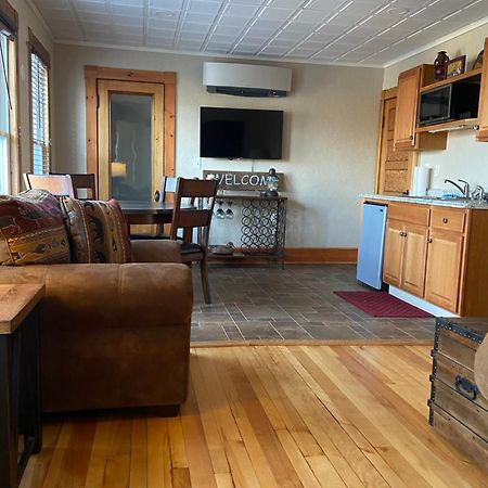 Tavern - Country Suite Newport ภายนอก รูปภาพ