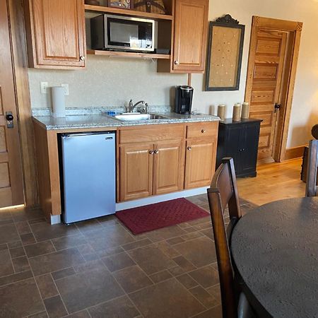 Tavern - Country Suite Newport ภายนอก รูปภาพ
