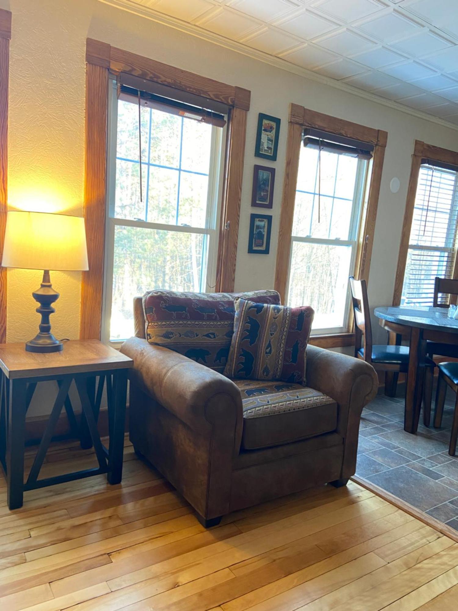 Tavern - Country Suite Newport ภายนอก รูปภาพ